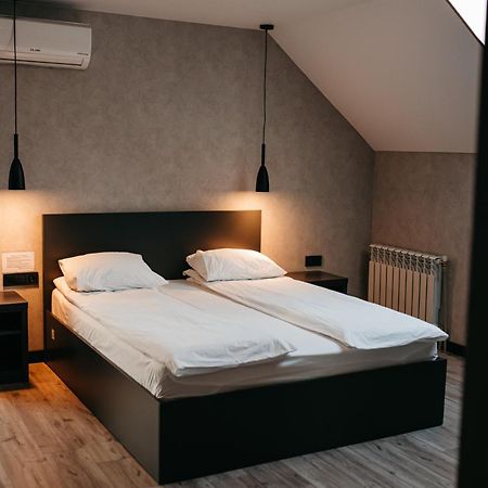 Bastion Motel Szamosztrili Kültér fotó