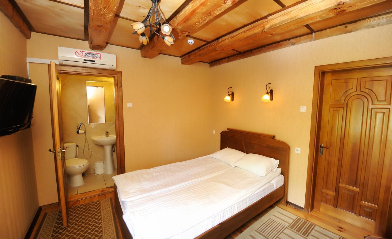 Bastion Motel Szamosztrili Kültér fotó